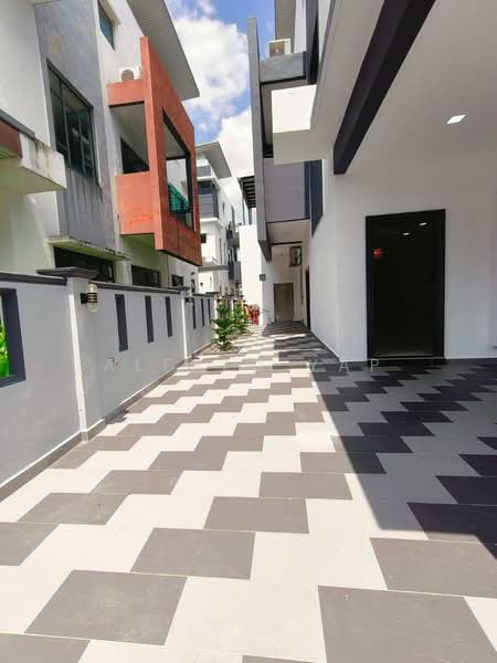 Semi-Detached House for Sale in Subang Jaya (Selangor) - Alfred Yap - Exterior - PropertyGuru.com.my