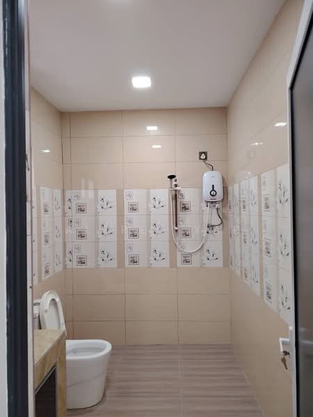Semi-Detached House for Sale in Subang Jaya (Selangor) - Alfred Yap - Bathroom - PropertyGuru.com.my