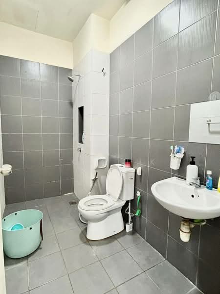 2-storey Terraced House for Sale in Bandar Seri Alam (Masai) - Fong Lik - Bathroom - PropertyGuru.com.my