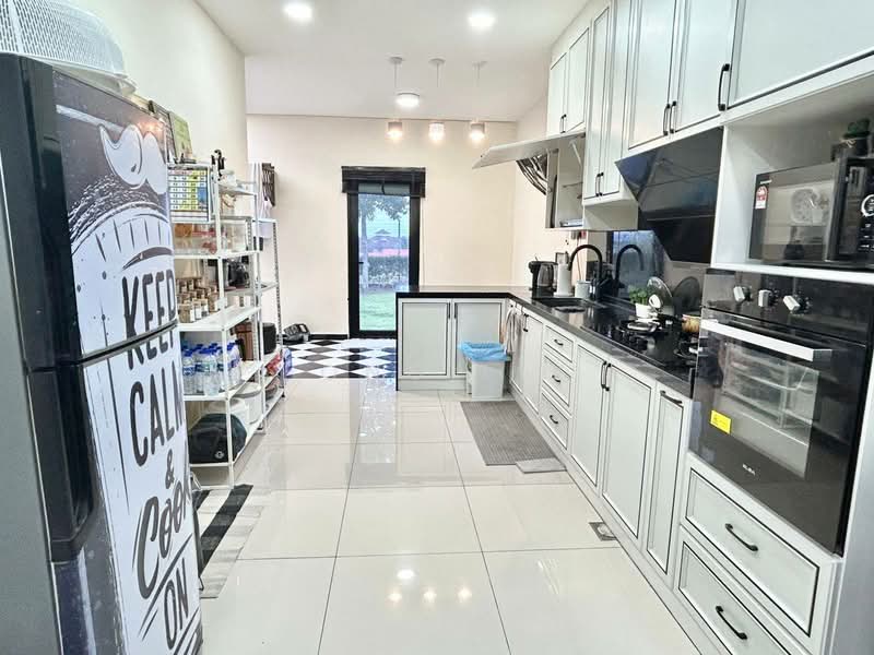 2-storey Terraced House for Sale in Bandar Seri Alam (Masai) - Fong Lik - Kitchen - PropertyGuru.com.my