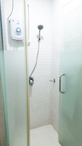 Condominium for Rent at 10 Semantan Suites - Max Low - Bathroom - PropertyGuru.com.my