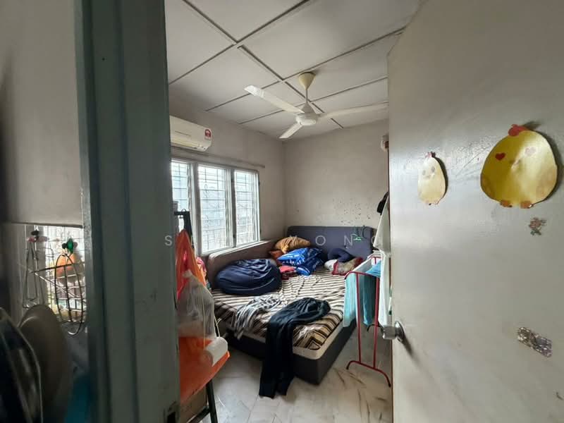 1-storey Terraced House for Sale in Taman Bidara (Selayang) - Sean Yong - Bedroom - PropertyGuru.com.my