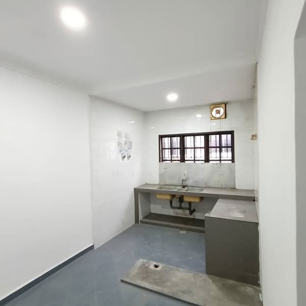 Taman Universiti untuk Untuk Dijual - RM 538,000, Mac 2026 - Kitchen - PropertyGuru.com.my