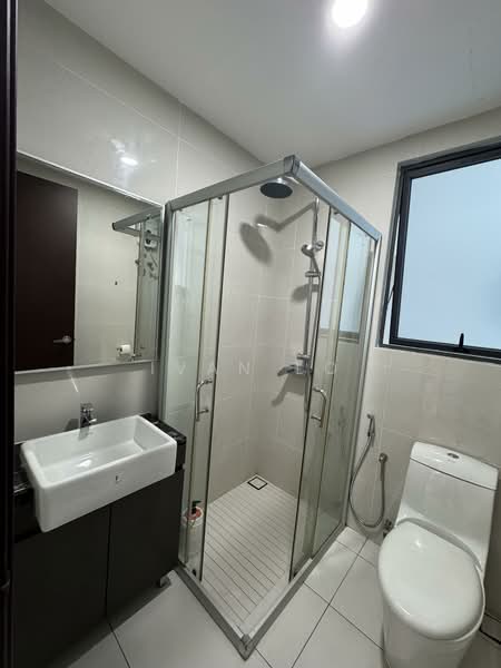 Kings Bay @ Country Garden Danga Bay untuk Untuk Disewa - RM 2,399 /bulan, Mac 2026 - Bathroom - PropertyGuru.com.my
