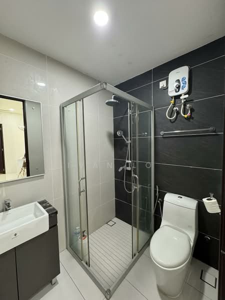 Kings Bay @ Country Garden Danga Bay untuk Untuk Disewa - RM 2,399 /bulan, Mac 2026 - Bathroom - PropertyGuru.com.my