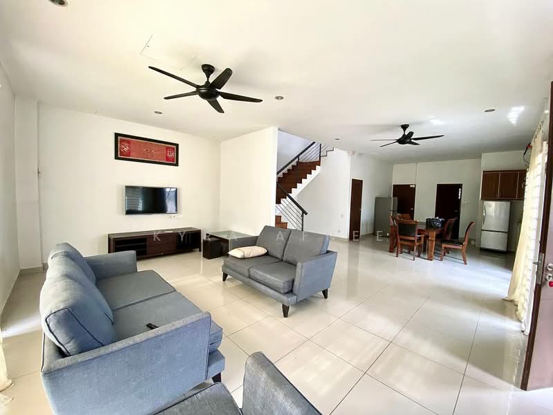 FREEHOLD 3 Storey Semi D at KayuManis Garden Villas Seksyen 5, Bangi untuk Untuk Dijual - RM 1,850,000, Mac 2026 - Living Room - PropertyGuru.com.my