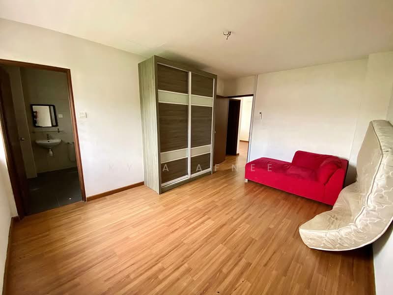 FREEHOLD 3 Storey Semi D at KayuManis Garden Villas Seksyen 5, Bangi untuk Untuk Dijual - RM 1,850,000, Mac 2026 - Bedroom - PropertyGuru.com.my