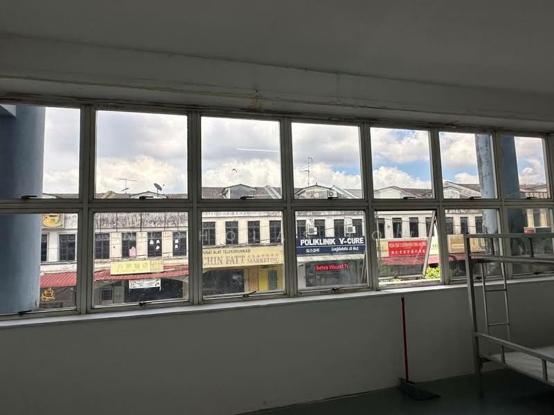 Office for Rent in Taman Desa Cemerlang (Ulu Tiram) - Nicholas Low - View - PropertyGuru.com.my