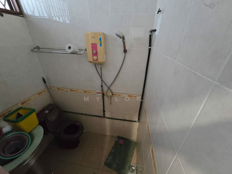Rumah Teres 1-Tingkat untuk Dijual di Selayang (Selangor) - MY Loh - Bathroom - PropertyGuru.com.my
