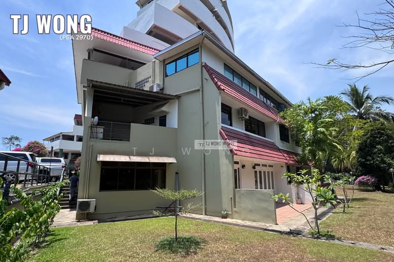 Townhouse 2.5 storey