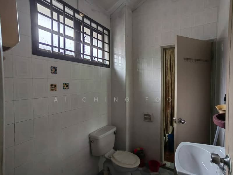 2-storey Terraced House for Sale in Tampoi (Johor) - Ai Ching Foo - Bathroom - PropertyGuru.com.my