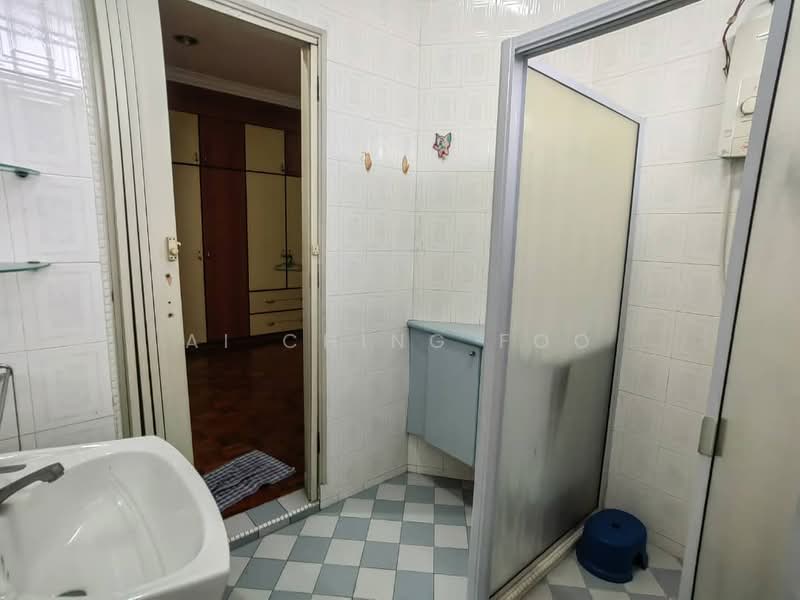 2-storey Terraced House for Sale in Tampoi (Johor) - Ai Ching Foo - Bathroom - PropertyGuru.com.my