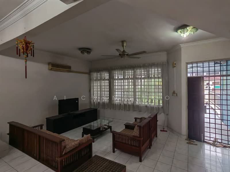 2-storey Terraced House for Sale in Taman Perling (Perling) - Arnch Foo - Living Room - PropertyGuru.com.my