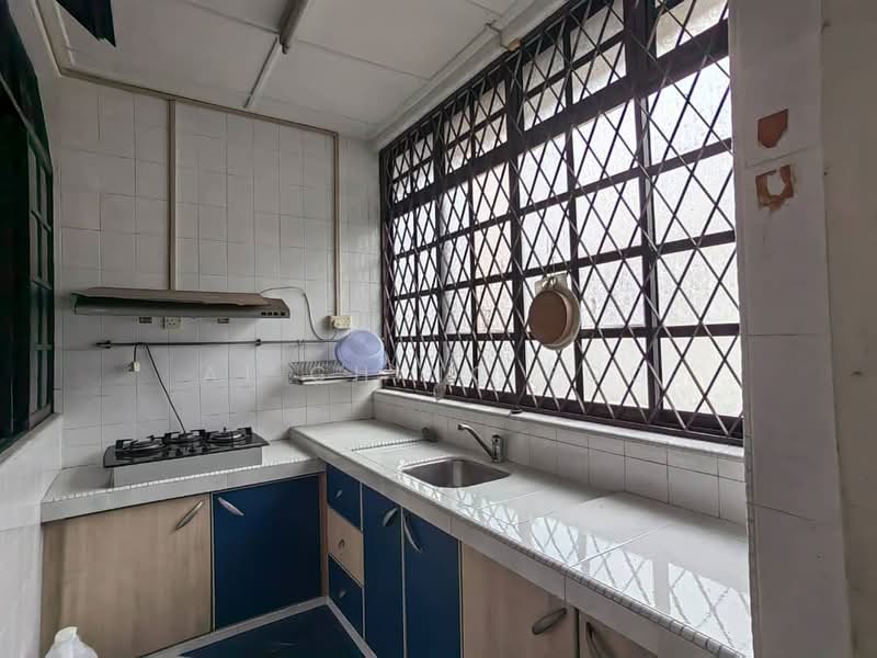 2-storey Terraced House for Sale in Tampoi (Johor) - Ai Ching Foo - Kitchen - PropertyGuru.com.my