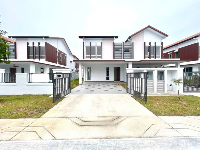 Semi-Detached House for Sale in Bangi (Selangor) - Imran Ismadi - Exterior - PropertyGuru.com.my