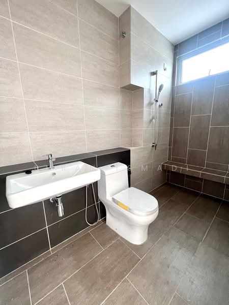 Semi-Detached House for Sale in Bangi (Selangor) - Imran Ismadi - Bathroom - PropertyGuru.com.my