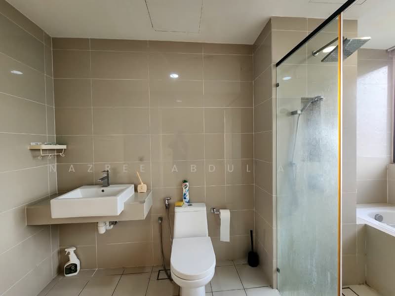 Mirage By The Lake untuk Untuk Disewa - RM 1,700 /bulan, Mac 2026 - Bathroom - PropertyGuru.com.my