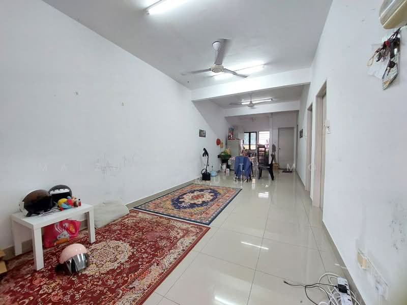 Townhouse for Sale in Bandar Tasik Kesuma (Beranang) - Maizura binti Mohd Darus - Living Room - PropertyGuru.com.my