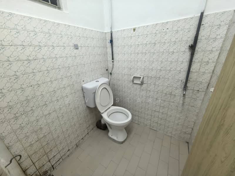 Flat for Sale at Flat Taman Ungku Tun Aminah - Siva Stark - Bathroom - PropertyGuru.com.my