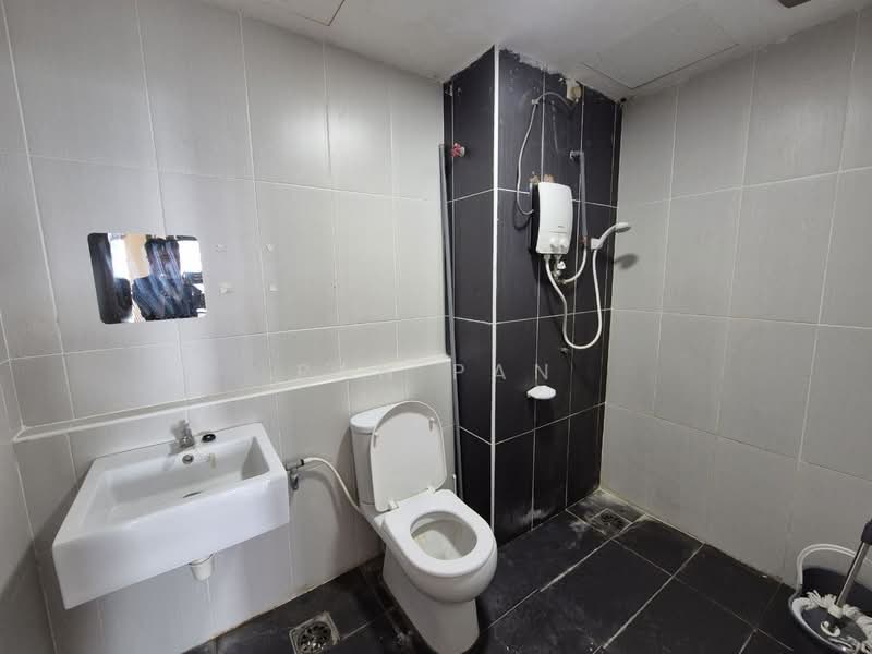 The Garden Residences untuk Untuk Disewa - RM 1,500 /bulan, Mac 2026 - Bathroom - PropertyGuru.com.my