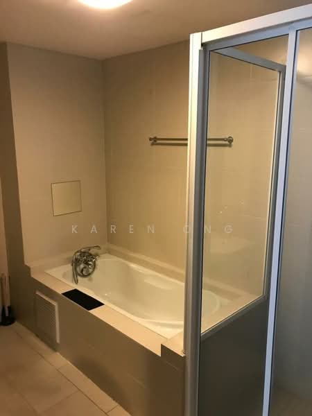 Saujana Residency untuk Untuk Disewa - RM 2,650 /bulan, Mac 2026 - Bathroom - PropertyGuru.com.my
