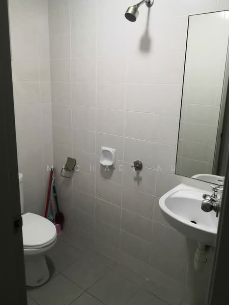 Servis Apartment untuk Dijual di V Residence 3 @ Sunway Velocity - Michael Au - Bathroom - PropertyGuru.com.my