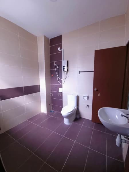 Cluster House for Sale in Nusantara Prima (Gelang Patah) - Jacob Chua - Bathroom - PropertyGuru.com.my