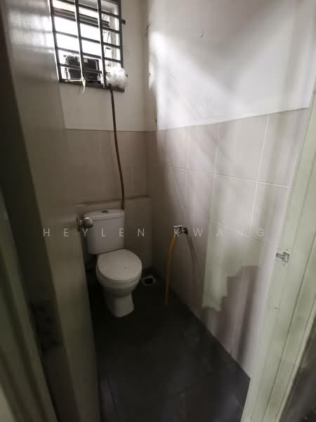 Factory for Sale in Kapar (Selangor) - Heylen Kwang - Bathroom - PropertyGuru.com.my