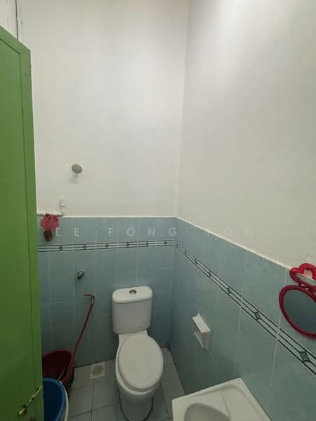 1-storey Terraced House for Sale in Taman Setia Indah (Tebrau) - Ee Fong Toh - Bathroom - PropertyGuru.com.my