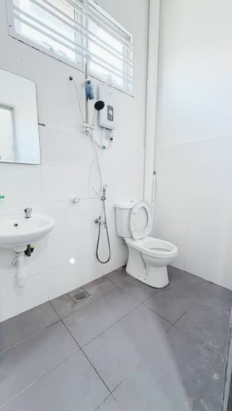 1-storey Terraced House for Sale in Melaka (Melaka) - Edmund Goh - Bathroom - PropertyGuru.com.my