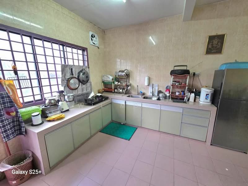 2-storey Terraced House for Sale in Taman Putri Kulai (Kulai) - Wil Mong - Kitchen - PropertyGuru.com.my