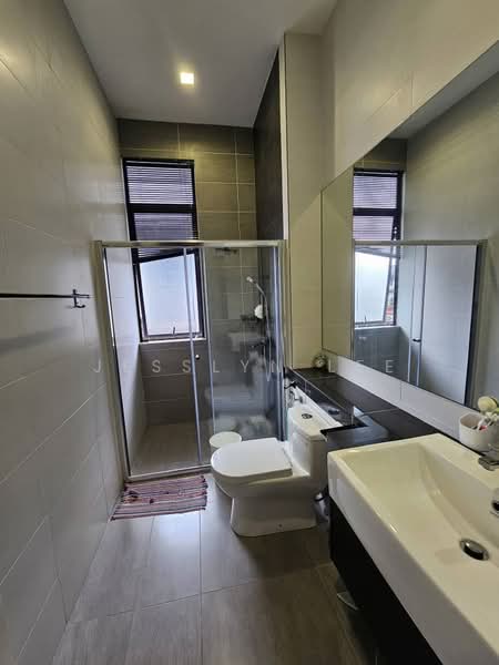 Semi-Detached House for Sale in Eco Majestic (Semenyih) - Jesslyn Lee - Bathroom - PropertyGuru.com.my