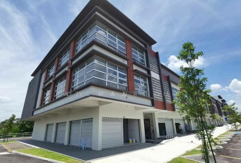 Shop / Office for Rent in Shah Alam (Selangor) - Azuwan Dol - Exterior - PropertyGuru.com.my