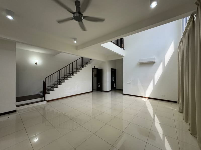 Rumah Berkembar untuk Disewa di Eco Sanctuary (Telok Panglima Garang) - Chris Lee - Living Room - PropertyGuru.com.my