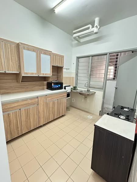 Kondominium untuk Disewa di Residensi Laguna (Sunway Belvedere) - Raymond Ling - Kitchen - PropertyGuru.com.my