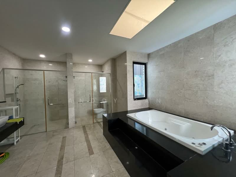 3-storey Terraced House for Rent in Duta Villa (Setia Alam) - Anddy Gan - Bathroom - PropertyGuru.com.my