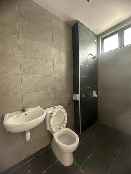 Terraced House for Sale in Bandar Putra (Kulai) - Kuu Chin - Bathroom - PropertyGuru.com.my
