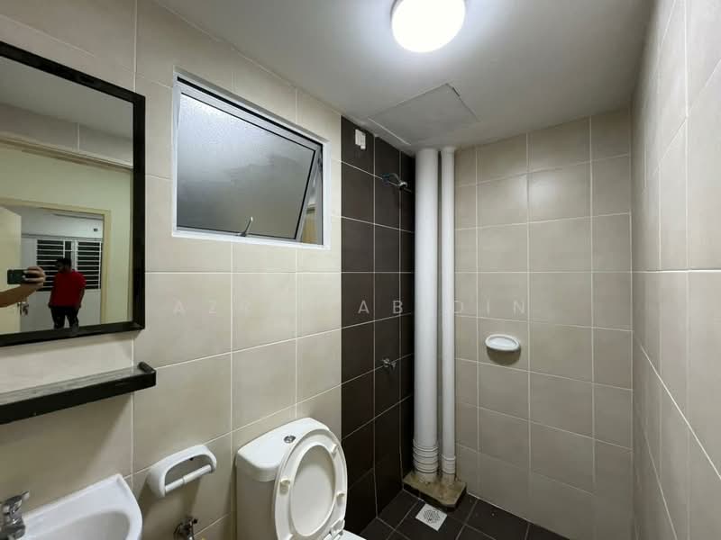 De Bayu Apartment untuk Untuk Disewa - RM 1,200 /bulan, Mac 2026 - Bathroom - PropertyGuru.com.my
