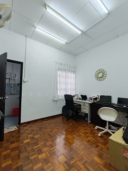 2-storey Terraced House for Sale in Bandar Putra (Kulai) - Janlly Jong - Study - PropertyGuru.com.my
