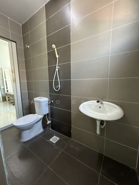 Terraced House for Sale in Bandar Lahat Baru (Lahat) - Aico Chow - Bathroom - PropertyGuru.com.my