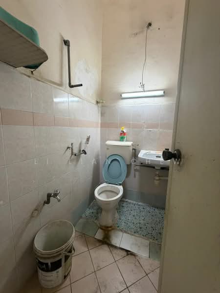 Taman Nusa Bestari 2 untuk Untuk Dijual - RM 580,000, Mac 2026 - Bathroom - PropertyGuru.com.my