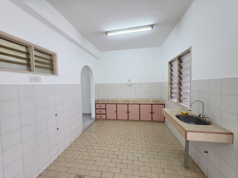 USJ 2 untuk Untuk Dijual - RM 880,000, Mac 2026 - Kitchen - PropertyGuru.com.my