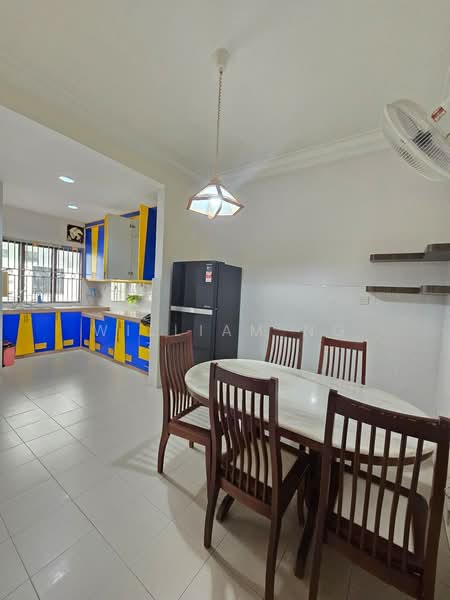 Taman Mutiara Rini untuk Untuk Disewa - RM 2,500 /bulan, Mac 2026 - Kitchen - PropertyGuru.com.my