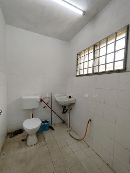 1-storey Terraced House for Rent in Masai (Johor) - Chew Ping - Bathroom - PropertyGuru.com.my
