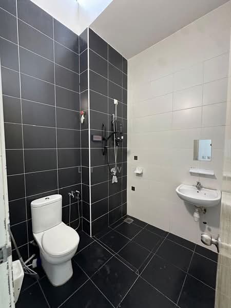 2-storey Terraced House for Rent in Taman Mount Austin (Tebrau) - Li Wei - Bathroom - PropertyGuru.com.my