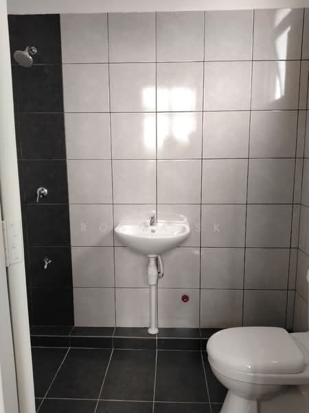 E Residence @ Telipok untuk Untuk Dijual - RM 330,000, Mac 2026 - Bathroom - PropertyGuru.com.my