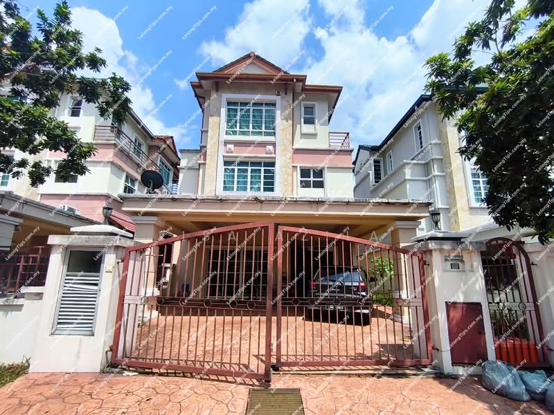 Bungalow for Sale in Taman Pinggiran Putra (Seri Kembangan) - Lisa Azila - Exterior - PropertyGuru.com.my