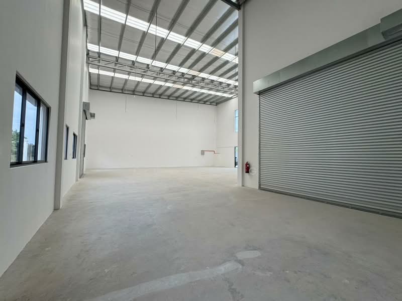Warehouse for Rent in Puncak Alam (Selangor) - CW Kong - Interior - PropertyGuru.com.my