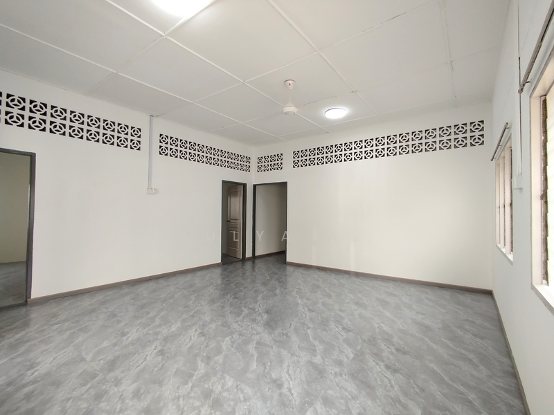 Kampung Ampang Campuran untuk Untuk Disewa - RM 2,700 /bulan, Mac 2026 - Living & Dining - PropertyGuru.com.my