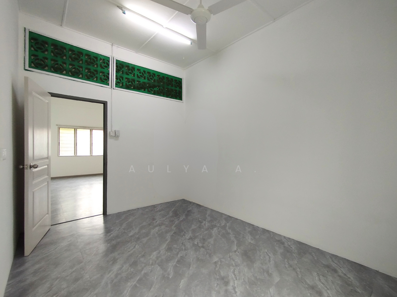 Kampung Ampang Campuran untuk Untuk Disewa - RM 2,700 /bulan, Mac 2026 - Room 2 - PropertyGuru.com.my